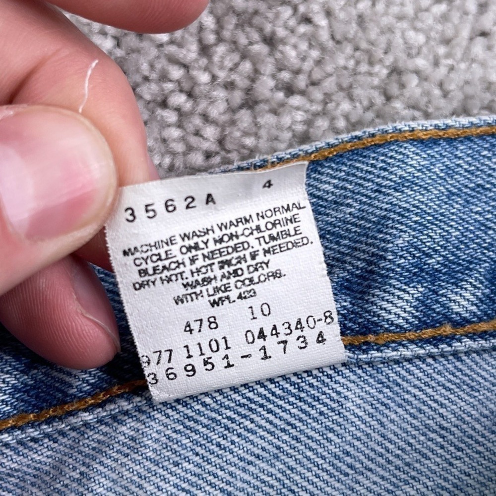 Vintage Levis Shorts Womens 14 Blue 950 Relaxed High Waist Mom Cotton Denim Y2K - Picture 5 of 11